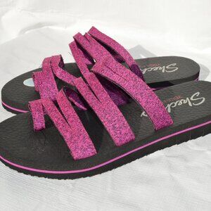 Womens Skechers Yoga Foam Sandals Size 7 (New)